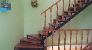 Гостевой дом Laguna na Khalturina Геленджик Трехместный номер с общей ванной комнатой-2